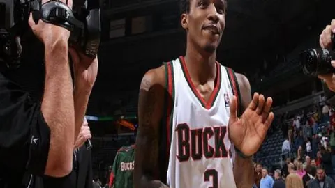 那不勒斯成意甲新赛季夺冠头号热门，迪洛伦佐如何预测夺冠前景？